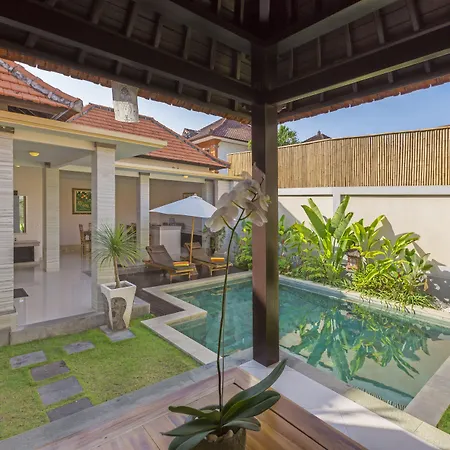 Kubal Villa And Living Seminyak